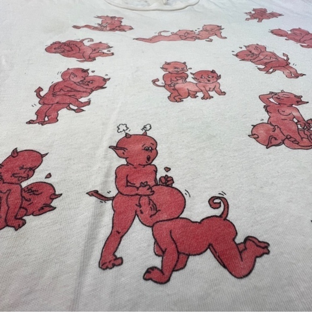Vintage 1990s Devils Sex Positions All Over Print Demons Graphic White Tee XL 😜 - Picture 2 of 14